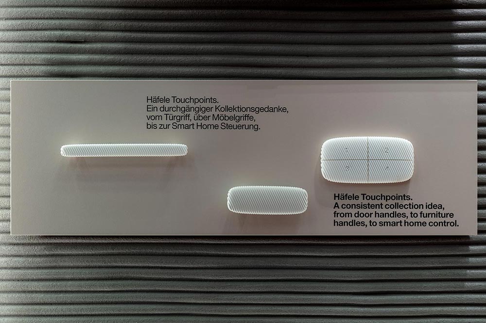 L'avenir de la poignée de meuble : prototypes des Häfele Touchpoints de Tilla Goldberg, dont le projet met l'accent sur la composante haptique des poignées et sur un procédé de fabrication via l’impression 3D en céramique.